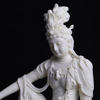Seated Guanyin Statue Tabletop Guanyin Statue Detailed Robes for Home, Entryway