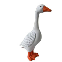 跨境创意个性热销Giddy the Porch Goose Statue大鹅鸭子摆件树脂