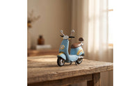 1:64 Scale Miniature Scooter Detailed Scooter with Kickstand Collectible Toy Vehicle Realistic for Collectors, Hobbyists, Desk Display, Dioramas, Street Scenes
