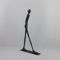 现代简约铸铁人物创意摆件客厅卧室玄关电视柜书房样板房家居饰品