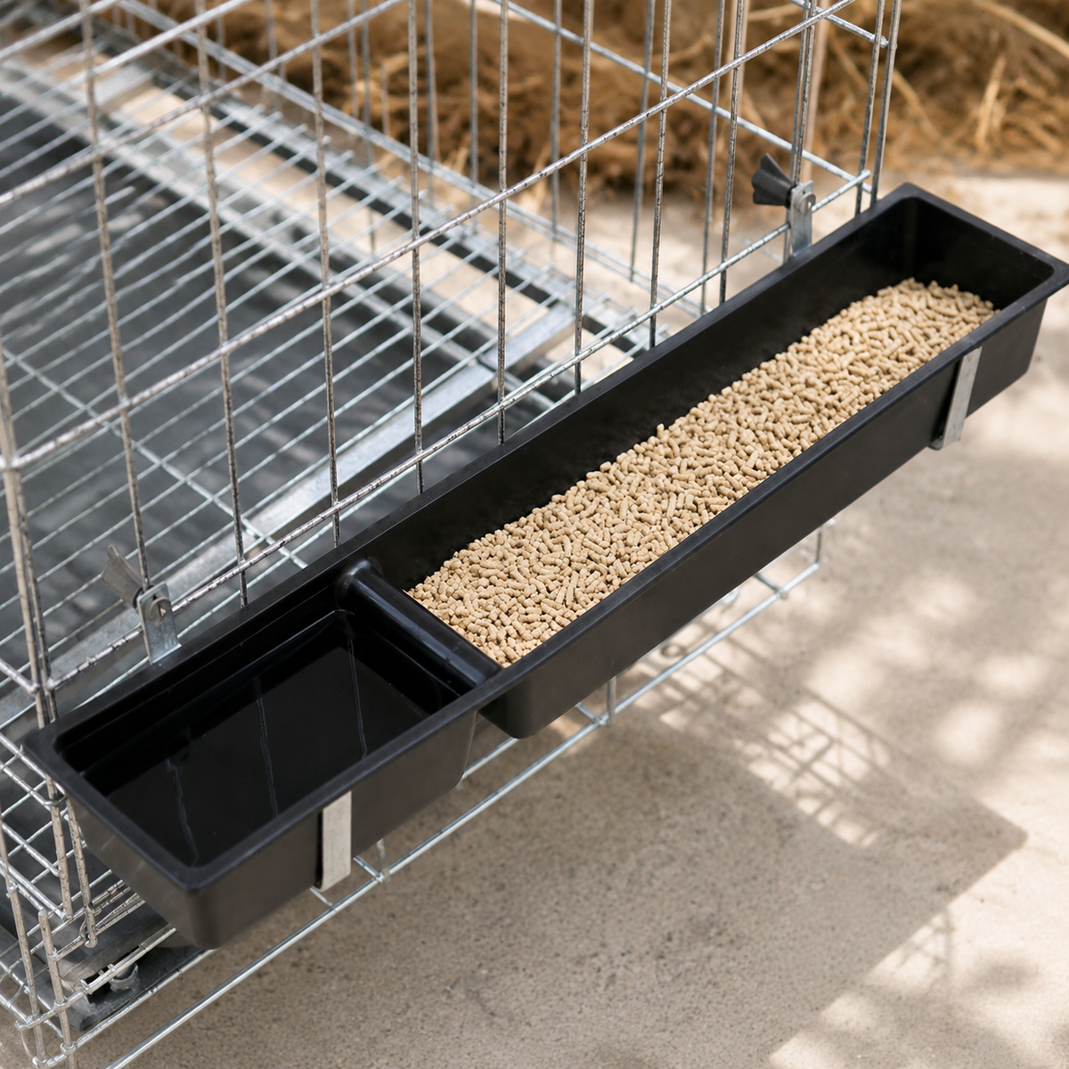 Hanging Feeding Trough for Horses, Made of Durable Plastic, Large, For Stalls and Barns