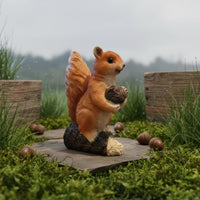 Resin Squirrel Ornament True-to-Life Resin Squirrel Ornament Playful Garden Decor for Display