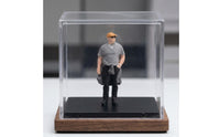 1/64 Scale Figurine Realistic Details Roadside Scene Figure Photography Props Painted Miniature Man