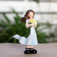 Girl Holding Flowers Figurine Artisanal Appearance Resin Girl Statue Decorative Sculpture for Windowsill
