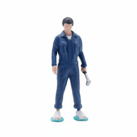 Painted Automotive Technician Figurine 1:64 Scale Diorama Figure Realistic for Model Scenes