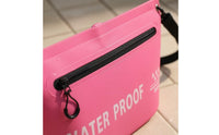 Front Zipper Pocket Waterproof Crossbody Bag Adjustable Strap Waterproof Shoulder Bag for Water Activities