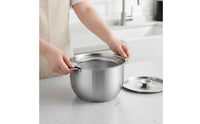 Heat-Resistant Oil Container with Strainer Easy-Grip Oil Storage Container with Lid Rust-Proof Grease Keeper with Strainer Rustproof for Home Cooks