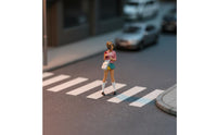 1:64 Scale Female Figure Collectible 1/64 Scale Female Figure Workmanship Tiny People Figurine