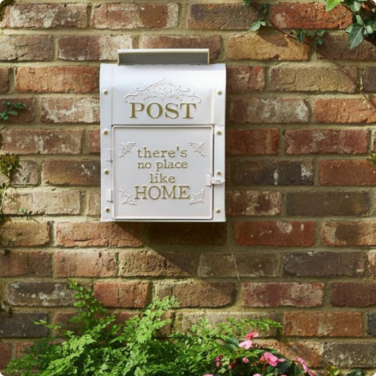 Embossed Wall Mailbox Easy to Install Vintage Iron Mailbox for Indoor Storage