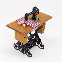 1:12 Scale Dollhouse Miniature Vintage Sewing Machine Model