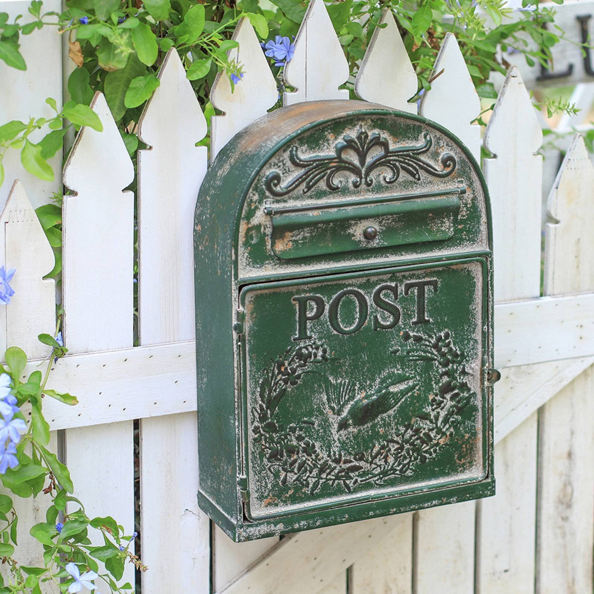 Green Wrought Iron Letterbox Waterproof Vintage Design Post Box Rustic Metal Post Box Easy to Install for Garden, House Exterior