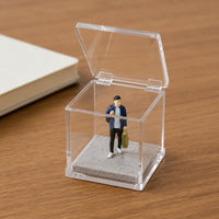 1/64 Miniature Man Figurine with Backpack Realistic Detail Miniature Figurine with Tote Bag Fine Workmanship Painted for Desk Decoration