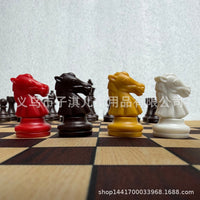 跨境仿木纹橡胶垫四人国际象棋棋子(棕黄红白)王高约49mm棋盘35cm