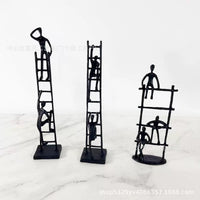 现代简约抽象金属黑色攀登人物摆件家居客厅创意软装桌面工艺摆件