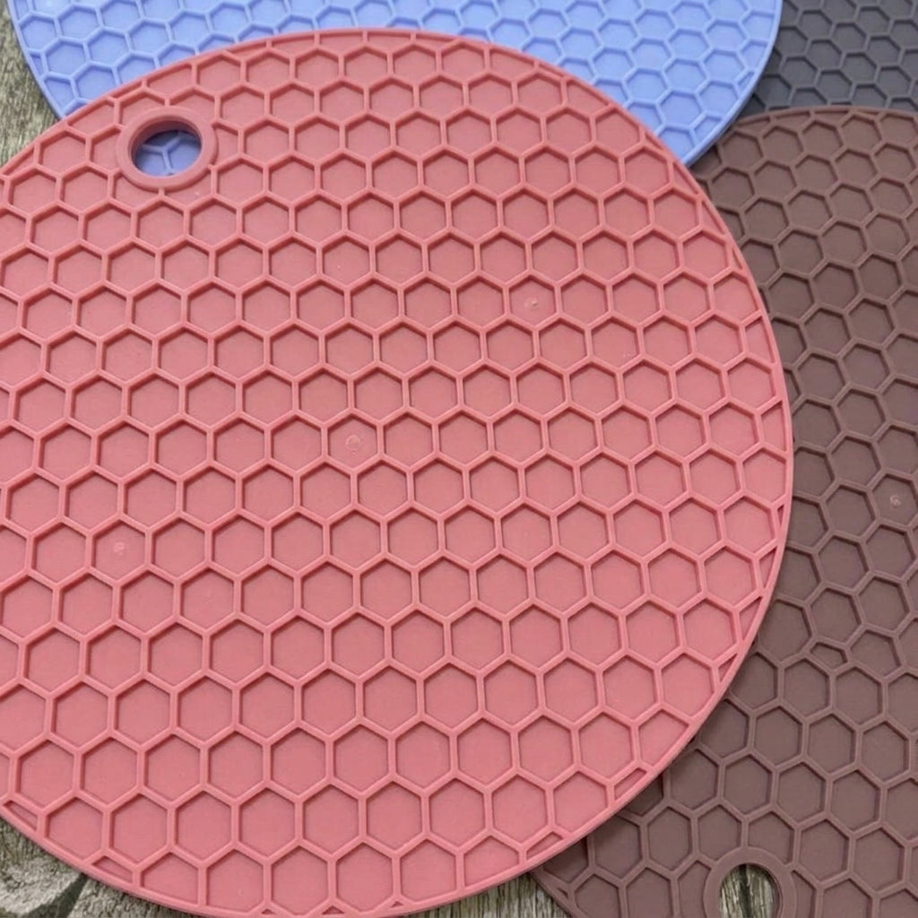 Heat Pad and Kitchen Mat for Table Protector Use, Non Slip Coaster and Heat Resistant Mat, Single 17cm Silicone Coasters, Silicone Trivet 1pc