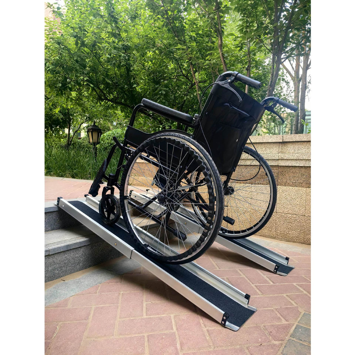 Portable Telescopic Wheelchair Ramp Board for Electric Vehicles, Airline Cases, and Trolleys