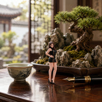 1/18 Miniature Woman Figurine Gold Trim Resin Figurine Floral Decoration Female Resin Ornament for Display Modeling