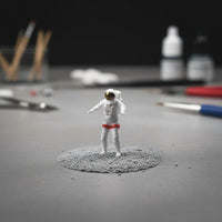 1/64 Scale Astronaut Figurine Resin Material 1/64 Astronaut Model Hand Painted Space Figure Ornament for Collectors