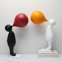 现代简约铁艺爬杆人物摆件办公室样板房展厅玄关家居创意软装饰品