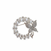 Pearl and Rhinestone Brooch Sparkling Crystals Decorative Corsage Pin for Women