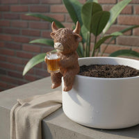 Scottish Cattle Figurine Pot Hanger Cute Creature Motif Planter Edge Decoration Hand Painted Garden Accessory for Gardeners, Desktop