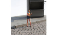 1/64 Scale Girl Figure Hand-Painted Miniature Scene People Figure for Hobbyists