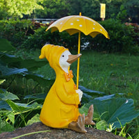 Duck Holding Umbrella Figurine Hand-Painted Look Cartoon Duck Statue Garden Ornament Animal Sculpture for Outdoor, Yard