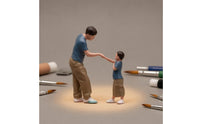 2 Pieces Resin Father and Son Figure Scene Hand-Painted Miniature Figures Fist-Bump Figure Set