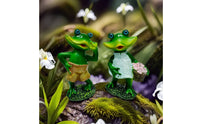 2 Pieces Creative Gift Garden Frog Sculpture Set Whimsical Design Cute Frog Couple Decor Weather Resistant for Couples, Outdoor, Yard, Patio