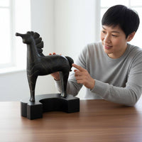 Resin Horse Figurine Light Luxury Modern Horse Statue Textured Finish House Decoration for Office, Entryway