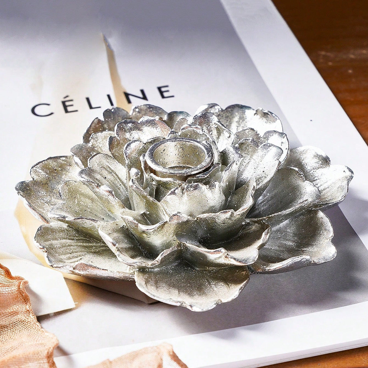 Silver Lotus Candle Holder Vintage Resin Flower Candle Holder for Tabletop