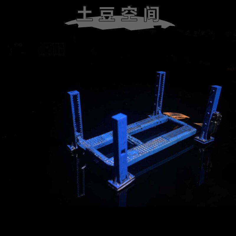 Blue / Four Post Lift