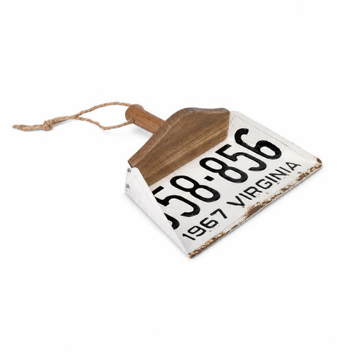 Rusted Edges Wooden Handle Dustpan Wall Hanging House Decoration