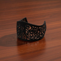 Ornate Velvet Headband with Cutout Pattern Luxurious Cutout Hairband Structured Decorative Headband Elegant for Women, Girls, Parties, Photoshoots, Daily Wear