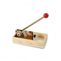 Manual Nut cracking with Lever Stable Tabletop Nut cracking with Tray Comfortable Nutcracker for Kitchen