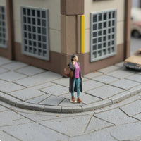 1/64 Scale Woman in Trench Coat Resin Miniature Woman Collectible Miniature Figure with Coat for Collectors