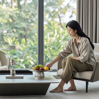 Elevated Tray with Pedestal Base Silver-Tone Mirrored Pedestal Fruit Bowl Reflective Footed Round Tray for Home Stylists