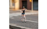 1/64 Scale Woman Model Fine Workmanship Photographer Figurine Miniature Realistic Pose Mini People Figurine for Collectors