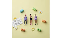 3 Pieces Realistic Design 1:64 Scale Girl Figure Set High Intricacy Miniature Scene People Figures Hand-Painted Hobby Supply Collectible for Hobbyists