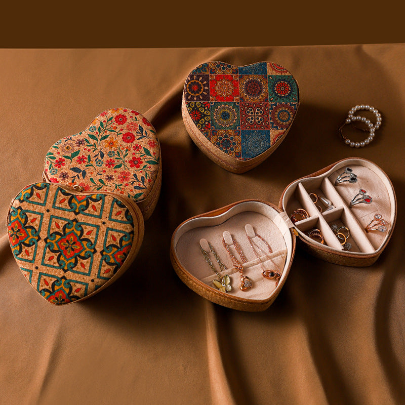 Soft Leather Jewelry Box with Heart Shape for Travel and Gifting