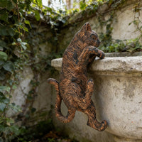 Climbing Cat Figurine Playful Design Climbing Cat Statue 3D Detailed Craft Flower Pot for Gardeners, Balcony, Patio, Bookshelf