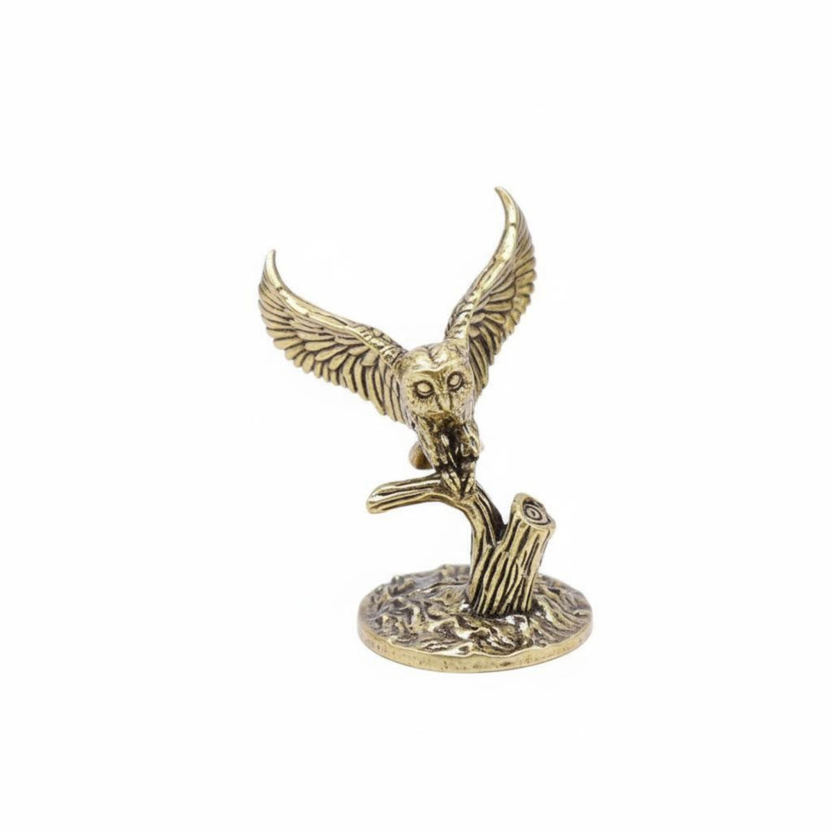 Detailed Craftsmanship Brass Owl Figurine Creative Design Vintage Brass Owl Long-Lasting Antique Metal Bird Ornament Tarnish Resistant for Collectors, Desktop, Study Room, Office, Bookshelf