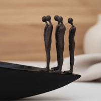 Resin Sailboat Statue Artistic Minimalist Sailboat Decor Stable Base for Shelf