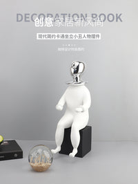 现代简约坐立小丑人物树脂摆件儿童房电视柜客厅玄关酒店家居饰品
