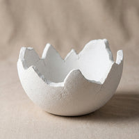 Newborn Eggshell Cradle Easter Themed Broken Eggshell Prop Cute Design Newborn Photography Cradle for Newborns, Photographers, Infant Showers, Home